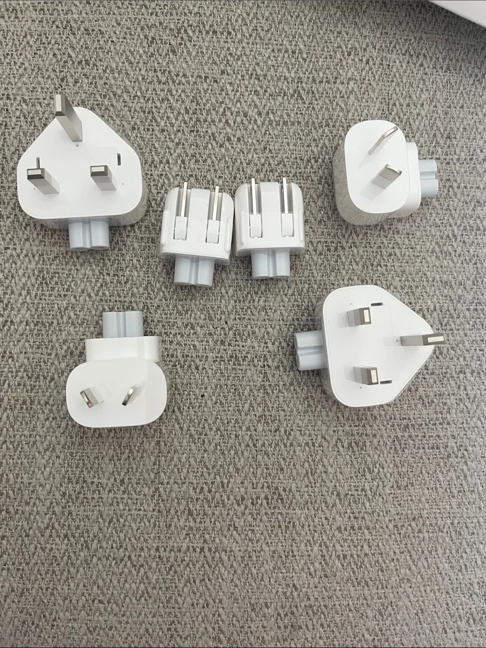 New Apple World Travel Adaptor Kit AC converter #MD837AM/A